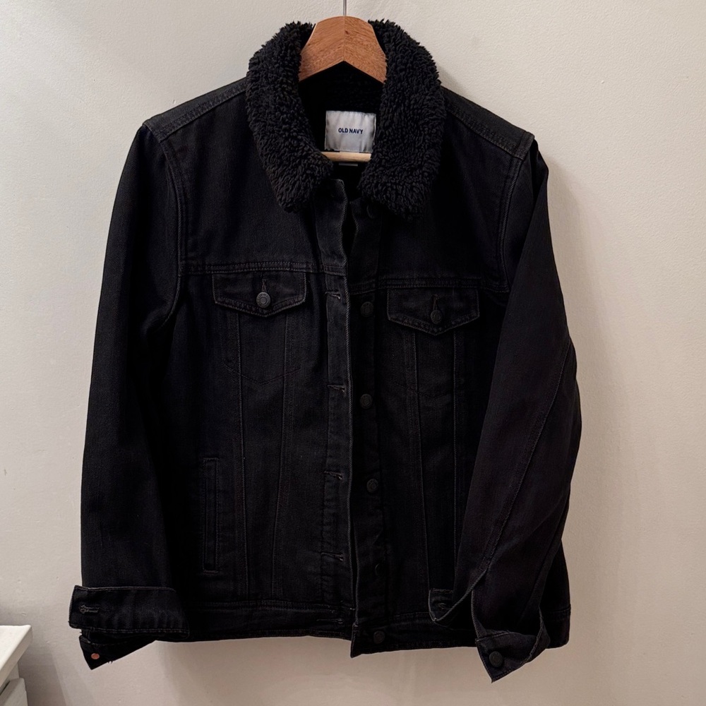 Old Navy Black Jean Jacket with Faux Fur Collar and lining.